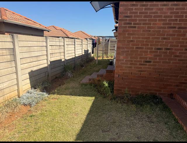 2 BEDROOM HOUSE FOR SALE IN THATCH HILL ESTATE